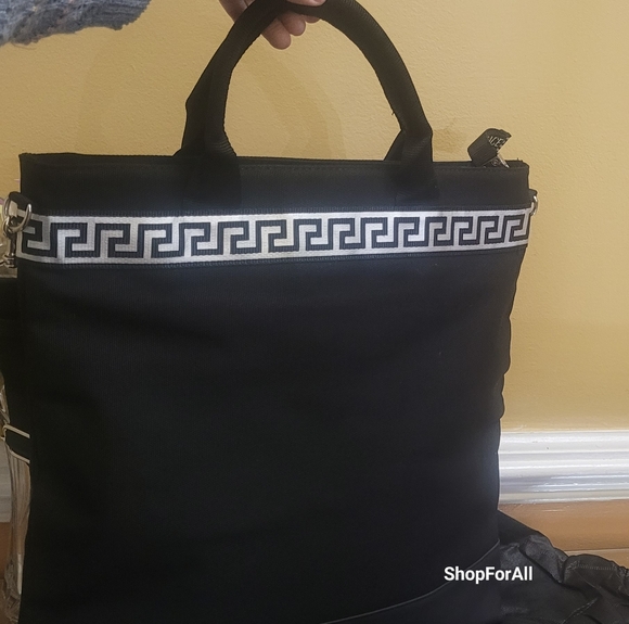 Versace - Picture 12 of 12